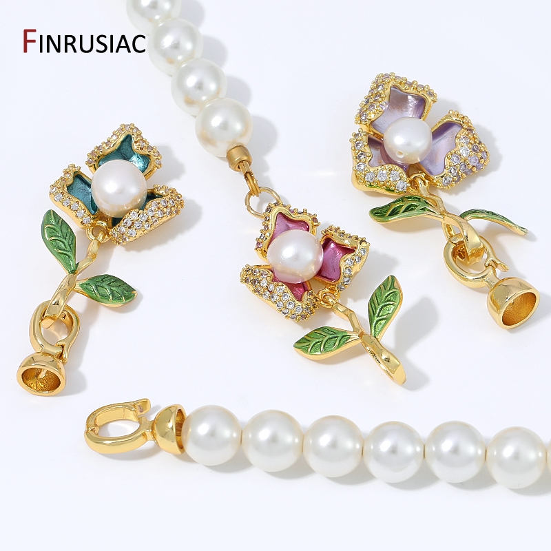 Pearl Necklace - مشبك زهرة مطلي بالذهب عيار 18