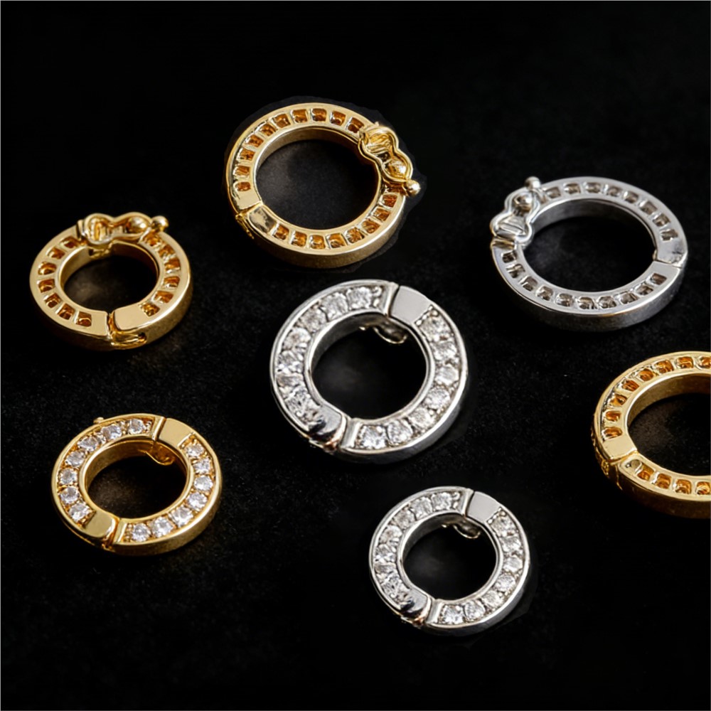 قطعتان من مشابك اللؤلؤ الدائري - مراجعة Pearl Necklace وسعره