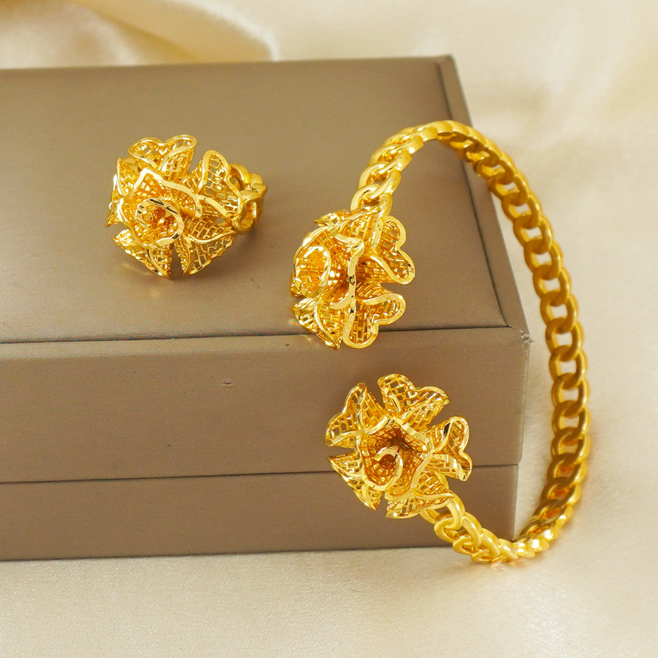 سوار نحاسي مطلي بالذهب الأكثر  - مراجعة Best Jewelry Watches وسعره
